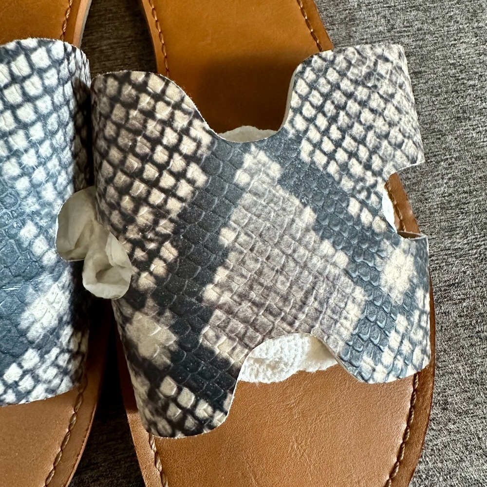 Sandals - Picture 4 of 4